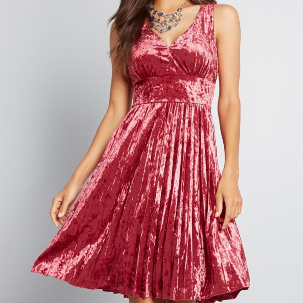 Modcloth Splendorous Spree Velvet Dress in Wine